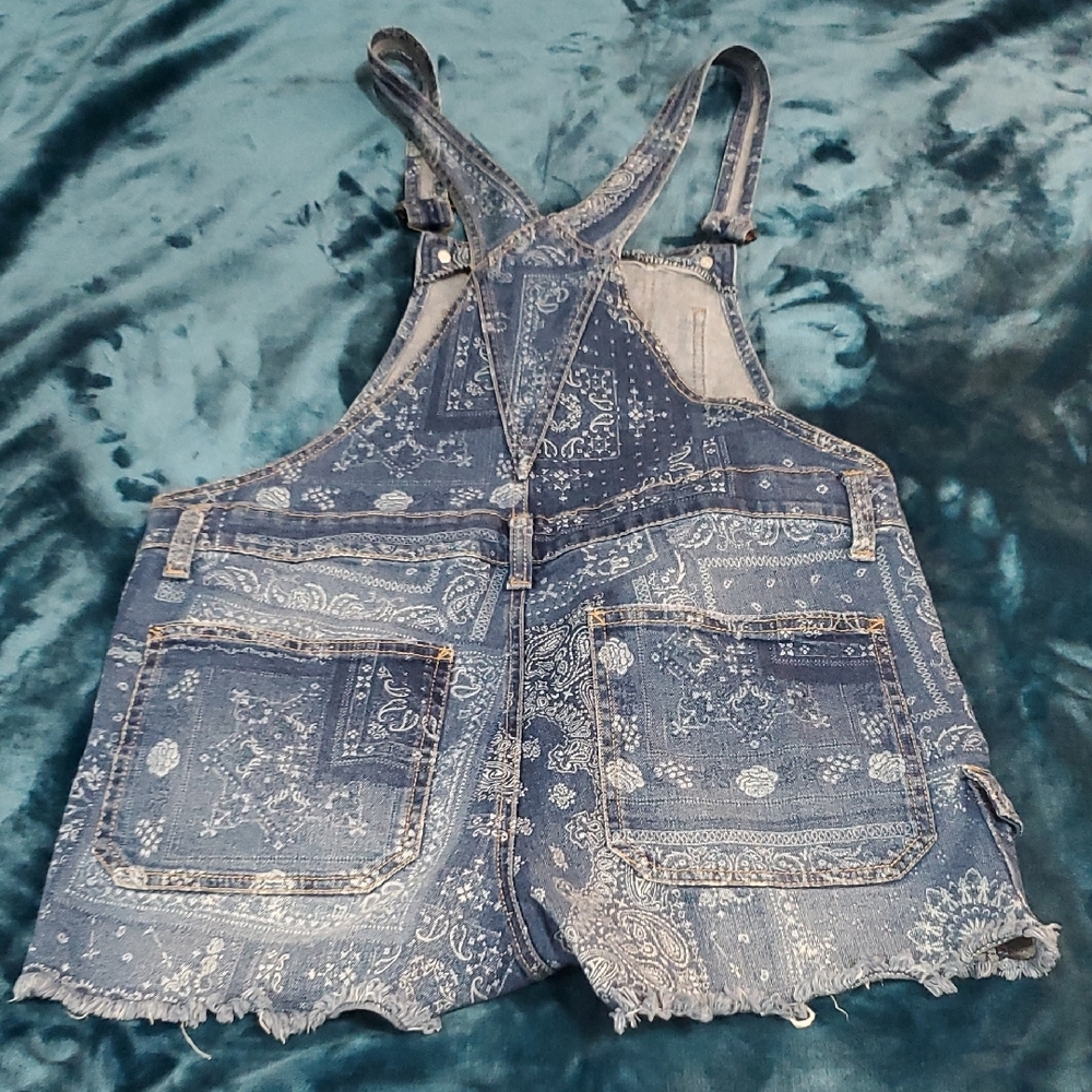 Blue Denim Patterned Ripped Overall Shorts! - Picture 13 of 15